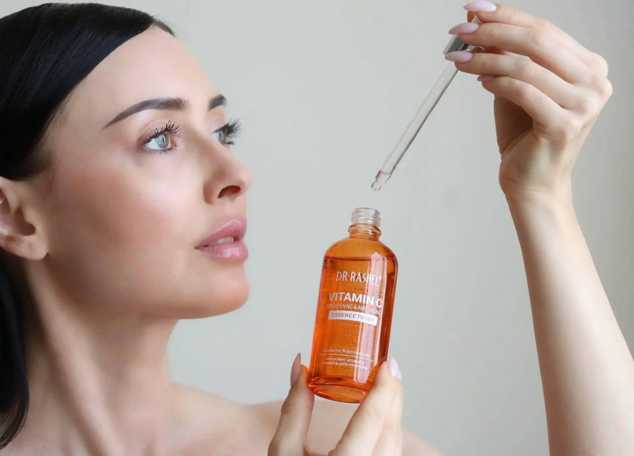 Dr.Rashel Vitamin C Brightening & Anti Aging Essence Toner - 100ml - Image 2