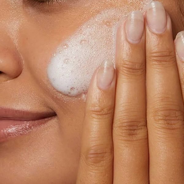 Hydrating Cream-to-Foam Cleanser - Image 2